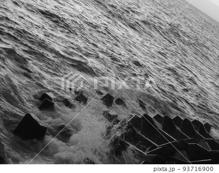 暗い水面 暗い水面 93716900