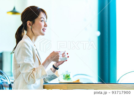 ビジネス　女性 93717900