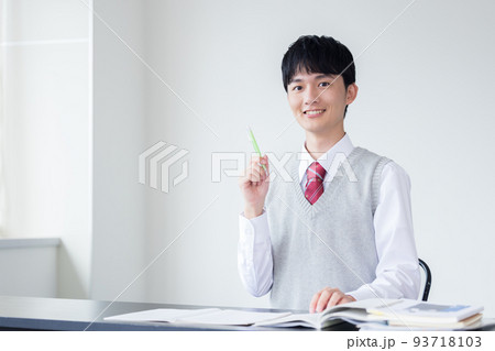 学生　男子学生のポートレート 93718103