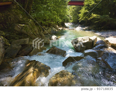 柿其渓谷の美しい清流　長野県南木曾町（ドローンによる空撮） 93718835