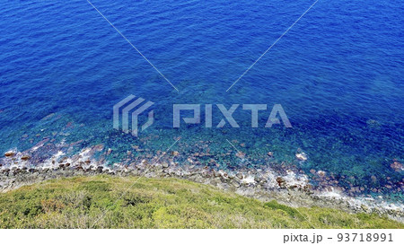 対馬にある異国の見える丘展望台から見える海岸 対馬にある異国の見える丘展望台から見える海岸 93718991