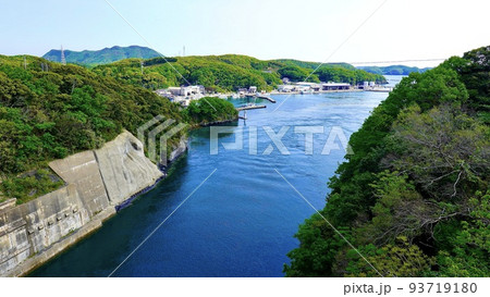 長崎県対馬にある万関瀬戸(まんぜきせと) 長崎県対馬にある万関瀬戸(まんぜきせと) 93719180