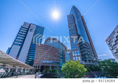 日本の川崎都市景観 8月。コロナ禍だが、行動制限がない夏。青空が広がる川崎駅前=8月9日 日本の川崎都市景観 8月。コロナ禍だが、行動制限がない夏。青空が広がる川崎駅前=8月9日 93719264