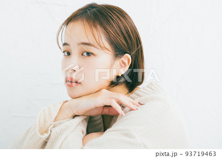 女性　ヘアスタイル 93719463