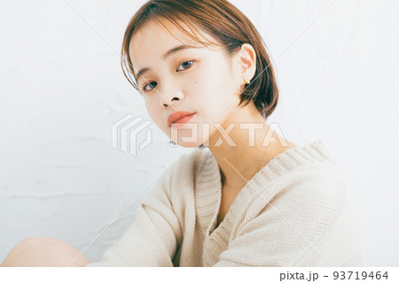 女性　ヘアスタイル 93719464