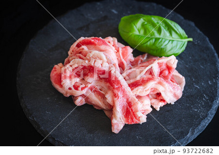 牛肉　バラ薄切り 93722682