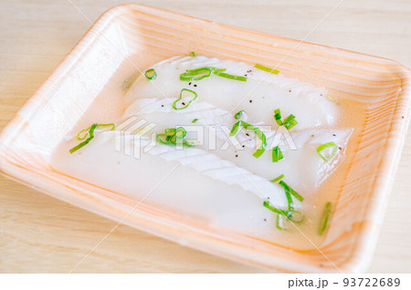 イカの塩オイル漬け イカの塩オイル漬け 93722689