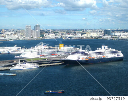 横浜大さん橋 豪華客船2隻 Costa Victoria号とAmsterdam号 横浜大さん橋 豪華客船2隻 Costa Victoria号とAmsterdam号 93727519