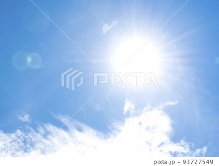 夏空の太陽と雲　横浜 93727549