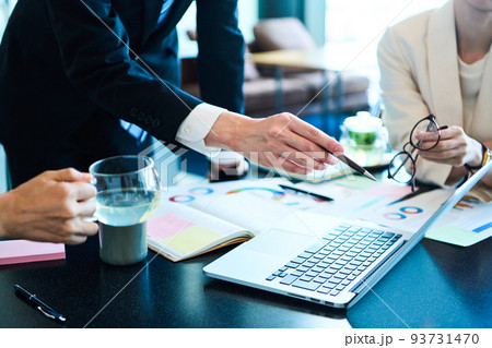 ビジネス　男女 93731470