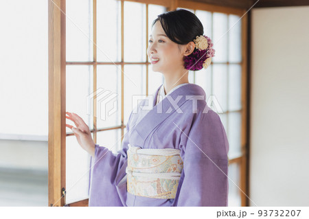 紫色の色無地　着物　 93732207