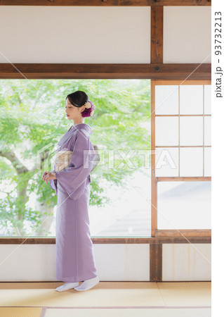 紫色の色無地　着物　 93732213