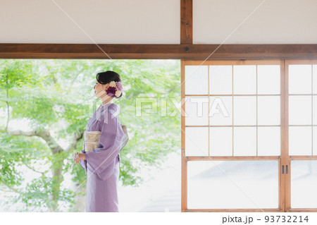 紫色の色無地　着物　 93732214