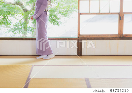 紫色の色無地　着物　 93732219
