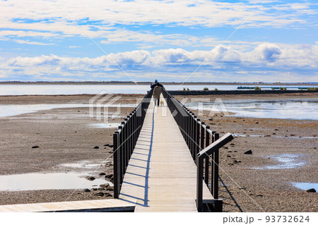 野付半島のトドワラ桟橋「秋の北海道」 93732624