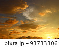 高台からの夕日、ボルネオ島　コタキナバル　マレーシア 93733306