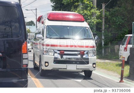 救急車 緊急走行 救急車 緊急走行 93736006