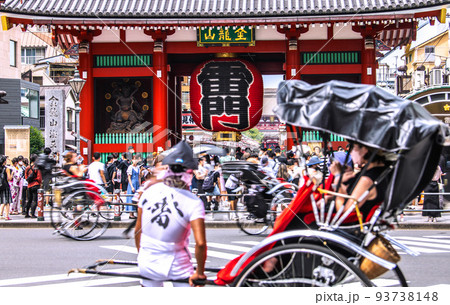 日本の東京都市景観 世界最多4週連続…行動制限なし。浅草寺はコロナ禍前のような賑わい…=8月15日 日本の東京都市景観 世界最多4週連続…行動制限なし。浅草寺はコロナ禍前のような賑わい…=8月15日 93738148