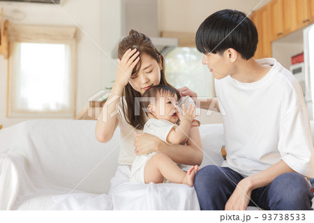 体調不良 母親 家族 育児 体調不良 母親 家族 育児 93738533