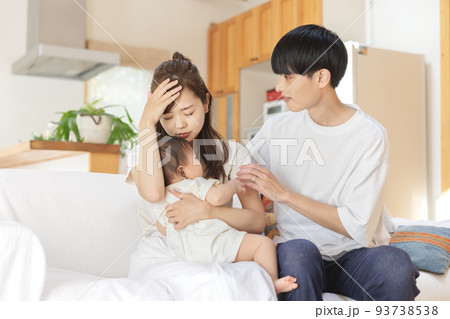 体調不良 母親 家族 育児 体調不良 母親 家族 育児 93738538