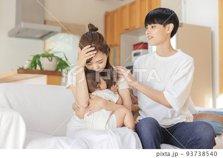 体調不良 母親 家族 育児 体調不良 母親 家族 育児 93738540