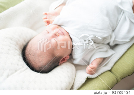 新生児(0歳0ヶ月) 新生児(0歳0ヶ月) 93739454