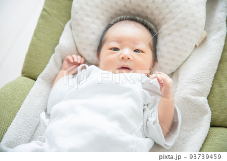 新生児(0歳0ヶ月) 新生児(0歳0ヶ月) 93739459