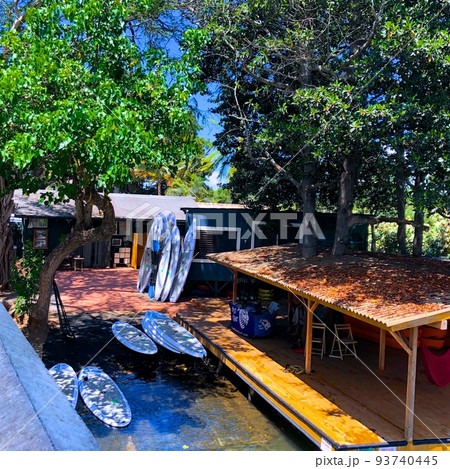 『ハワイ』ハレイワタウンの風景 93740445