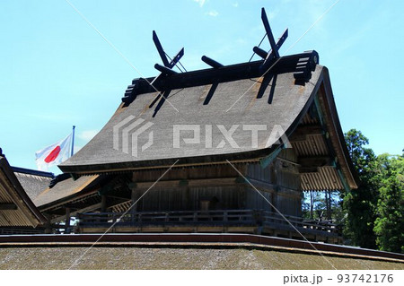 縁の糸を求め八雲立つ大社へ…『出雲大社』 93742176