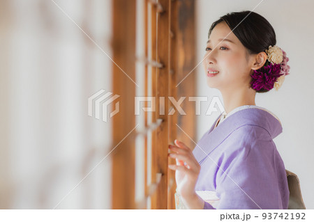 紫色の色無地　着物　　 93742192