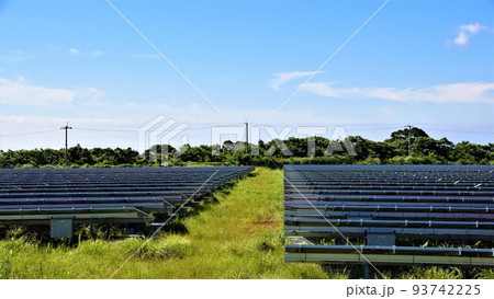 長島夢追い元気発電所　ソーラーと風力のハイブリッド発電　（エネルギーの安全保障関連） 93742225