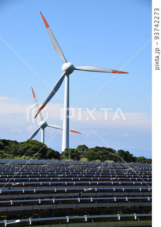 長島夢追い元気発電所　ソーラーと風力のハイブリッド発電　（エネルギーの安全保障関連） 93742273