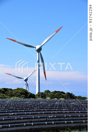 長島夢追い元気発電所　ソーラーと風力のハイブリッド発電　（エネルギーの安全保障関連） 93742294