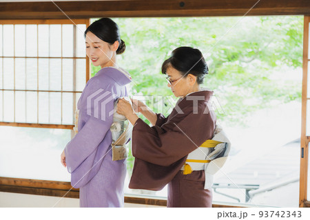 和室　着物　習い事　 93742343