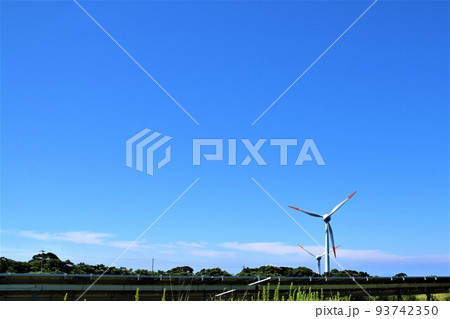 長島夢追い元気発電所 ソーラーと風力のハイブリッド発電 (エネルギーの安全保障関連) 長島夢追い元気発電所 ソーラーと風力のハイブリッド発電 (エネルギーの安全保障関連) 93742350