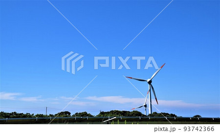 長島夢追い元気発電所　ソーラーと風力のハイブリッド発電　（エネルギーの安全保障関連） 93742366
