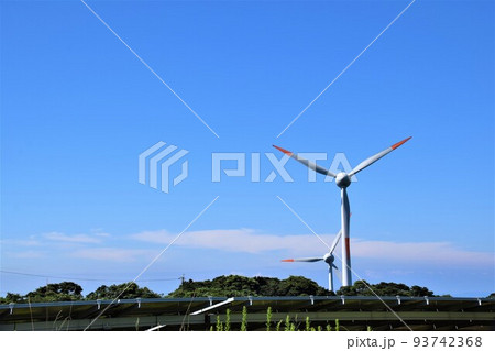 長島夢追い元気発電所　ソーラーと風力のハイブリッド発電　（エネルギーの安全保障関連） 93742368