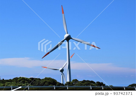 長島夢追い元気発電所　ソーラーと風力のハイブリッド発電　（エネルギーの安全保障関連） 93742371