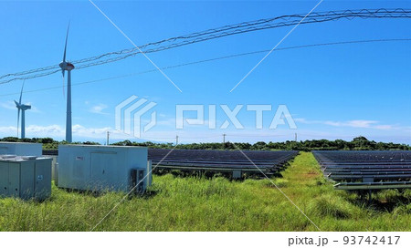 長島夢追い元気発電所　ソーラーと風力のハイブリッド発電　（エネルギーの安全保障関連） 93742417
