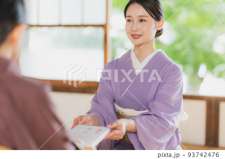 和室　着物　手土産 93742476