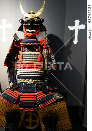鎧兜 武者人形 素材 背景 鎧兜 武者人形 素材 背景 93742583