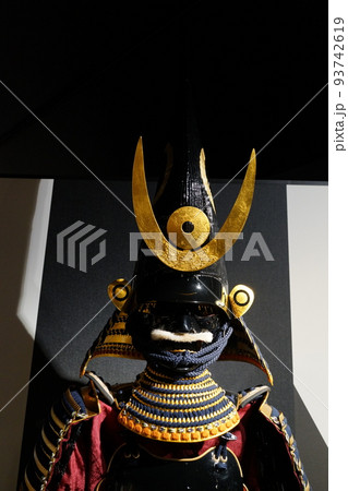 鎧兜 武者人形 素材 背景 鎧兜 武者人形 素材 背景 93742619