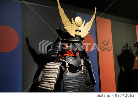 鎧兜　武者人形　素材　背景 93742662