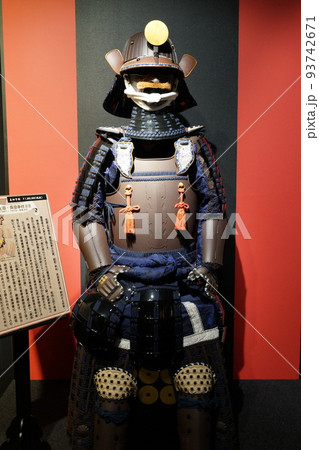 鎧兜 武者人形 素材 背景 鎧兜 武者人形 素材 背景 93742671
