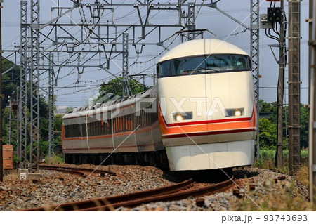 夏の日光路を行く…東武特急『スペーシア』 豪華特急で日光・鬼怒川へ 夏の日光路を行く…東武特急『スペーシア』 豪華特急で日光・鬼怒川へ 93743693
