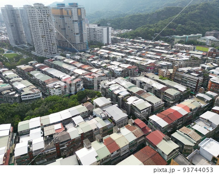 空撮 鳥瞰図 住宅街 93744053
