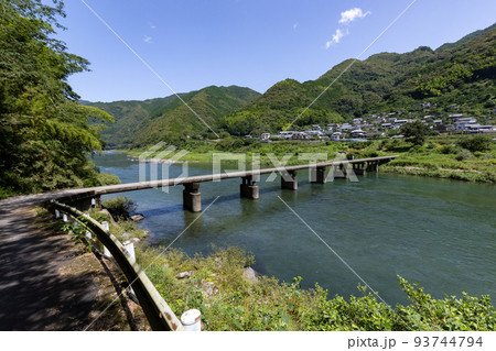 浅尾（あそお）沈下橋（高知県仁淀川） 93744794