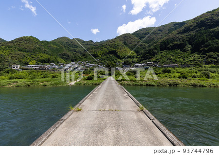 浅尾（あそお）沈下橋（高知県仁淀川） 93744796