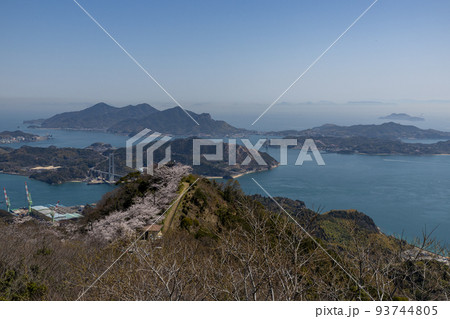春の積善山山頂からの眺め（愛媛県岩城島） 93744805