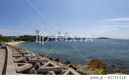 大島から見た来島海峡大橋(しまなみ海道) 大島から見た来島海峡大橋(しまなみ海道) 93745418